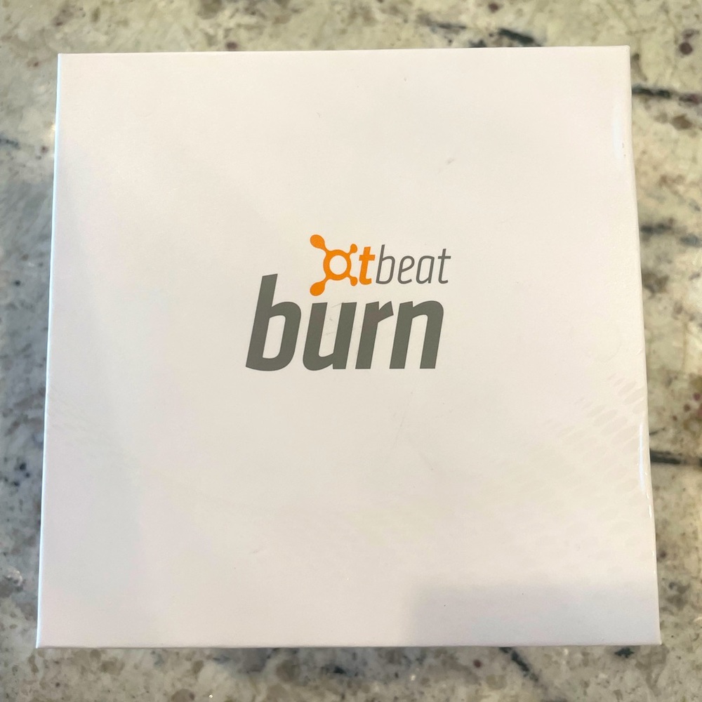 Orange Theory Fitness Burn Heart Rate Monitor with Charging Cable and 2 Bands
